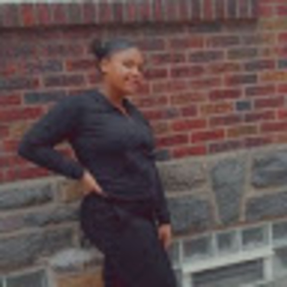 Meet your Posher, Amirah - Picture 1 of 1